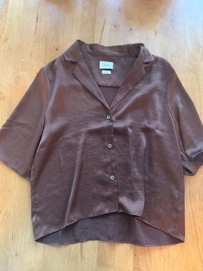 NWOT Wilfred Aritzia Beso Satin Blouse, Rust-Brown